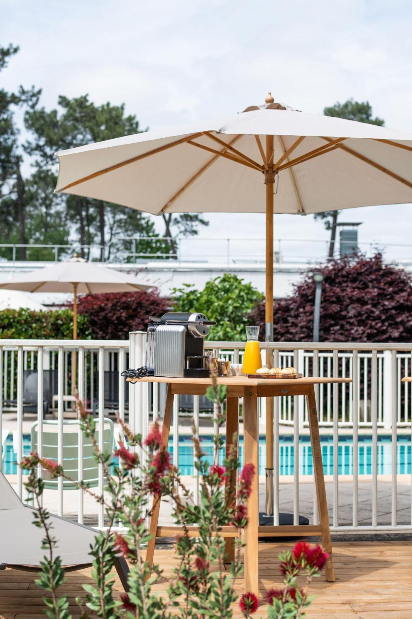 Novotel Bordeaux Merignac Exteriör bild